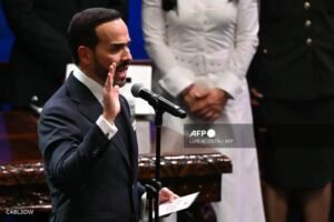 Aberlardo de la Espriella sworn in as Colombia president