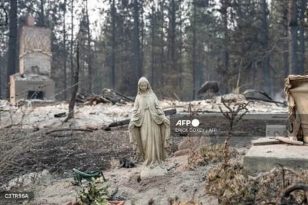 Virgin Mary statue untouched as fire razes US neighborhoods A statue of the Blessed Virgin Mary was untouched as fire razed neighborhoods in the northwestern US city of Spokane on Sunday.