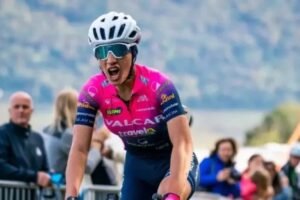 Afghan cyclist who disguised as man wins silver at Asian Games