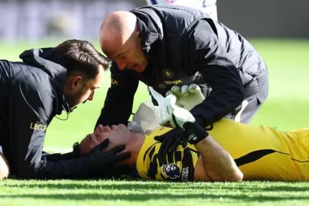 Emiliano Martinez hospitalised after collision with Everton defender