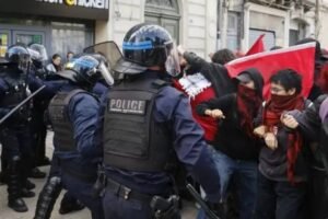 Students, police clash in France as high schools protest worsens