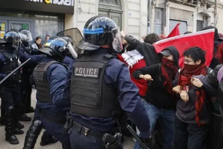 Students, police clash in France as high schools protest worsens Students, police clash in France as high schools protest worsens